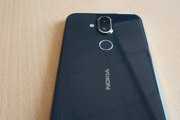 Đập hộp Nokia 8.1 - smartphone chạy Snapdragon 710 có giá rẻ nhất tại Việt Nam 4