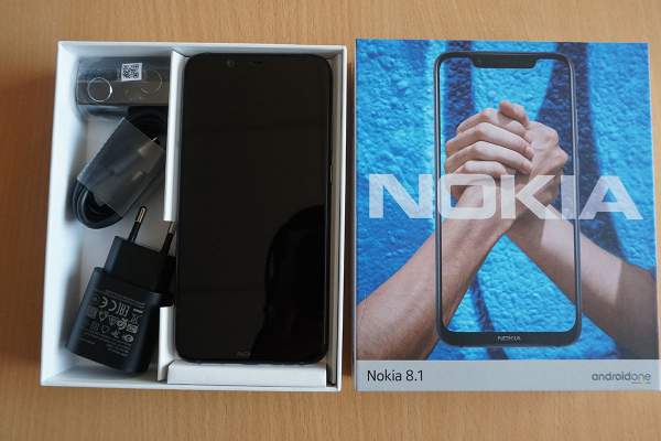 Đập hộp Nokia 8.1 - smartphone chạy Snapdragon 710 có giá rẻ nhất tại Việt Nam 2