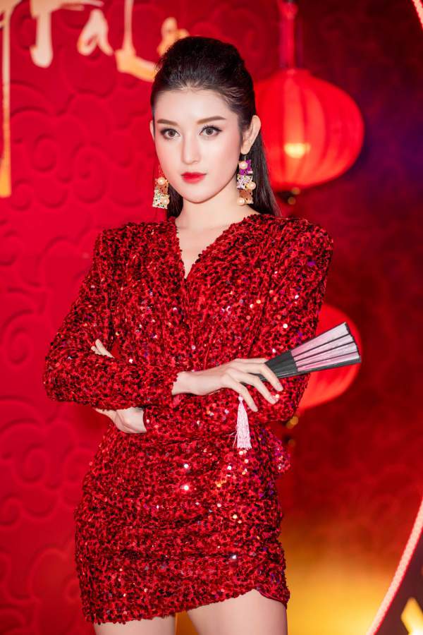 Á hậu Huyền My gợi cảm “đọ dáng” cùng Hoa hậu Mỹ Linh 3