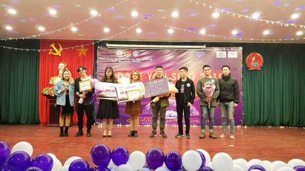Nữ sinh ĐH Hà Nội giành quán quân cuộc thi hát tiếng Anh 3
