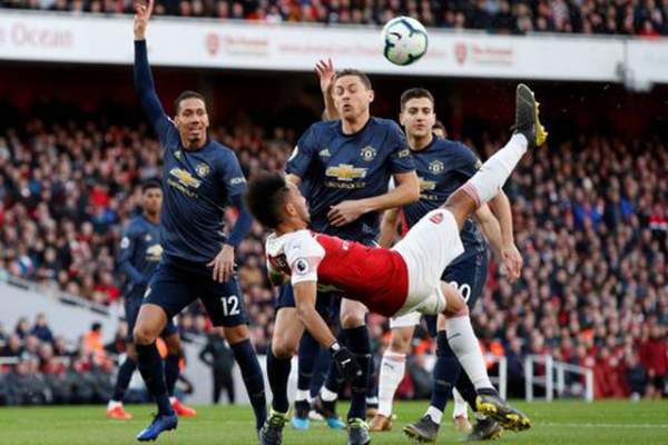 Arsenal 2-0 Man Utd: Trả giá vì những sai lầm 13