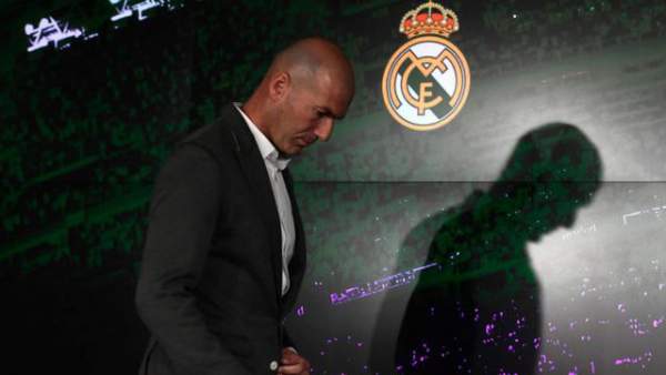 Trở về Real Madrid, Zidane đang “đánh bạc” với chính mình?