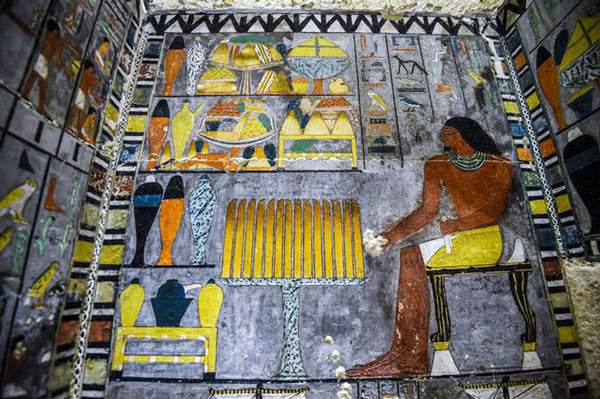 Khai quật 2 lăng mộ Ai Cập kỳ lạ nhất lịch sử: sau 4000 năm mà nước sơn vẫn còn như mới 5