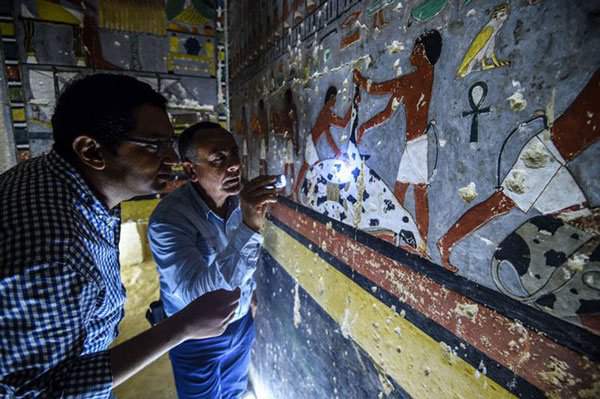 Khai quật 2 lăng mộ Ai Cập kỳ lạ nhất lịch sử: sau 4000 năm mà nước sơn vẫn còn như mới 4