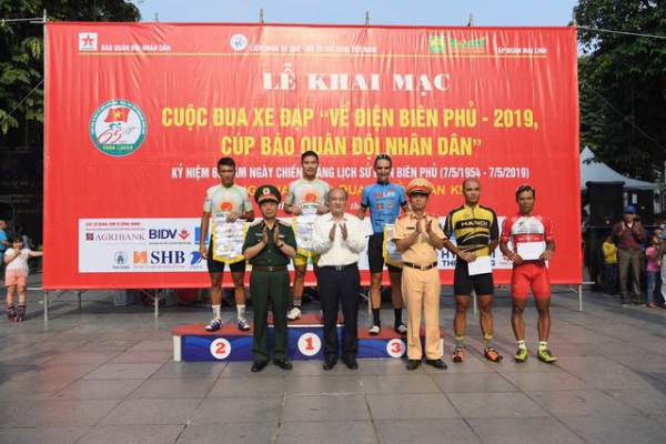 Quàng Văn Cường đoạt áo vàng chặng 1, Cuộc đua xe đạp "Về Điện Biên Phủ-2019, Cúp Báo Quân đội nhân dân" 3