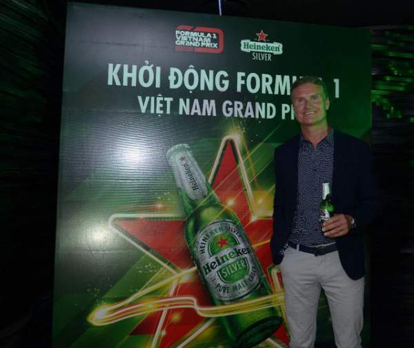 Huyền thoại F1 David Coulthard gửi lời chào fan Việt, sẵn sàng cho màn trình diễn F1 tại SVĐ Mỹ Đình 2