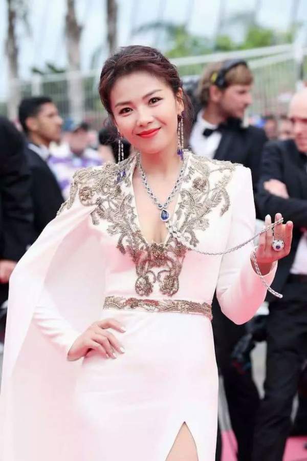 Mỹ nhân châu Á khoe sắc trong lễ khai mạc LHP Cannes 2019 10