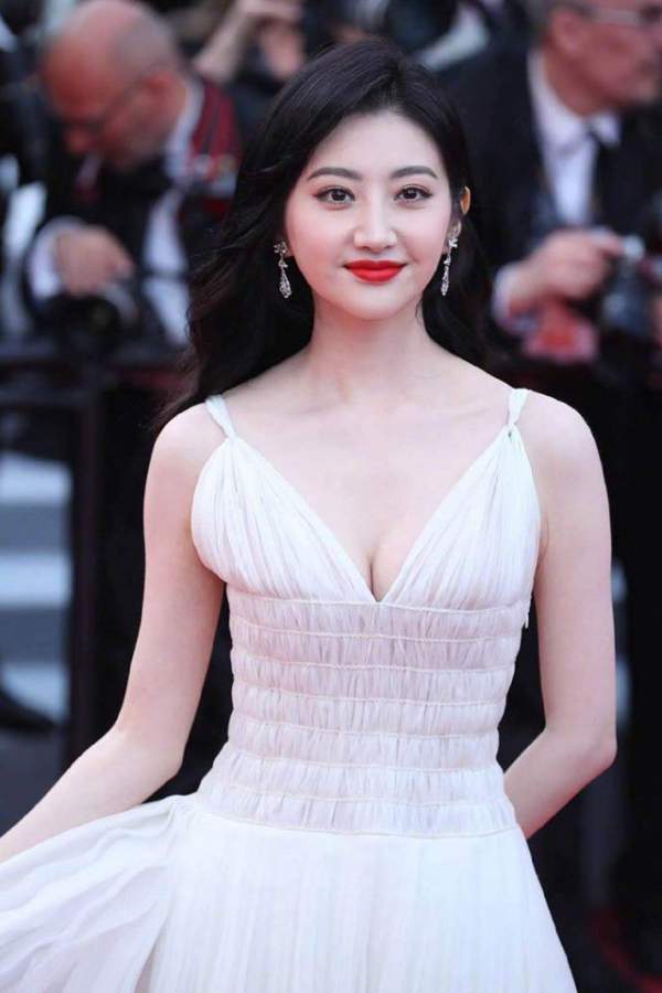 Hai nữ diễn viên Trung Quốc bị ban tổ chức LHP Cannes 2019 "đuổi khéo" khỏi thảm đỏ 2
