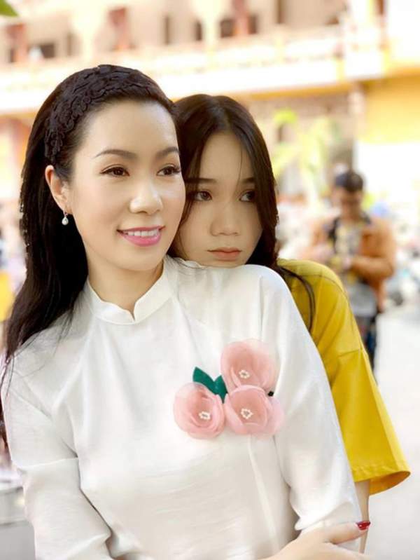 Điểm danh con gái sao Việt xinh đẹp như hoa hậu 10