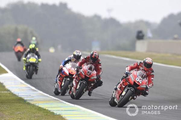 Chặng 5 MotoGP: Marc Marquez thắng nhẹ nhàng tại Le Mans