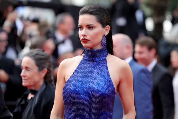 Adriana Lima trẻ đẹp tại Cannes 2