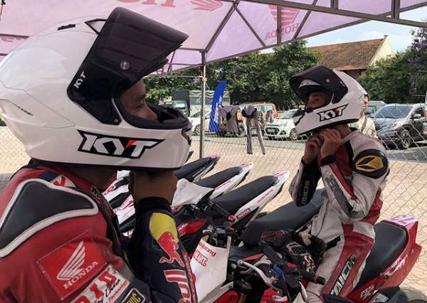 Lần đầu xem đua xe có tổ chức tại Hà Nội 14