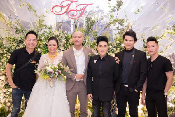 Đông đảo sao Việt chúc mừng đám cưới nhạc sĩ A Tuân 5