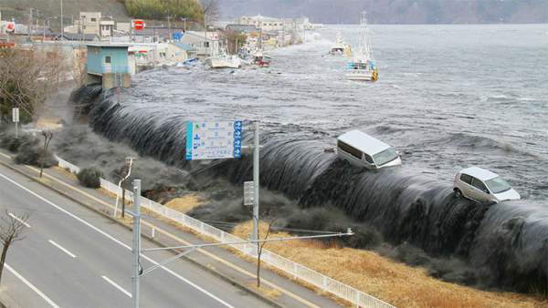 Người Nhật lo sợ “sóng thần đen” sắp ập tới 1