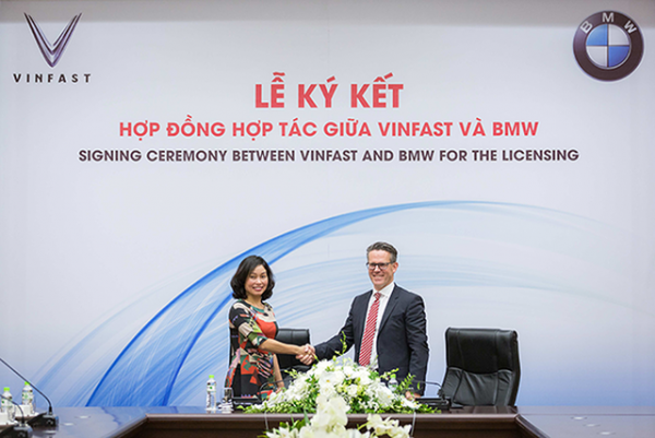 Nhìn lại hành trình 21 tháng ra đời mẫu xe ôtô Việt Nam đầu tiên mang tên VinFast 4