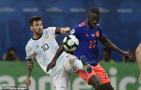 Argentina 0-2 Colombia: Nỗi thất vọng của Messi 4