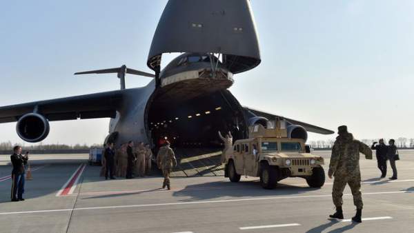 Mỹ viện trợ quân sự 250 triệu USD cho Ukraine