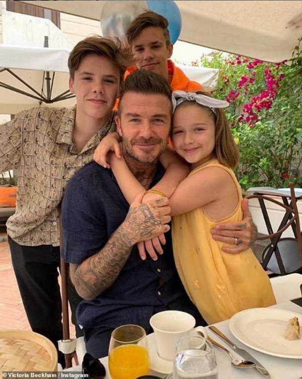 David Beckham trẻ trung bên con trai Romeo 7