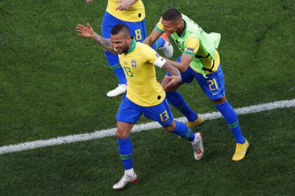 Brazil 5-0 Peru: Chiến thắng tưng bừng 4