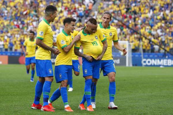 Brazil 5-0 Peru: Chiến thắng tưng bừng 2