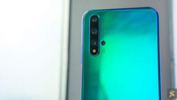 Huawei tung smartphone tầm trung 4 camera, bán tại Việt Nam trong tháng 9