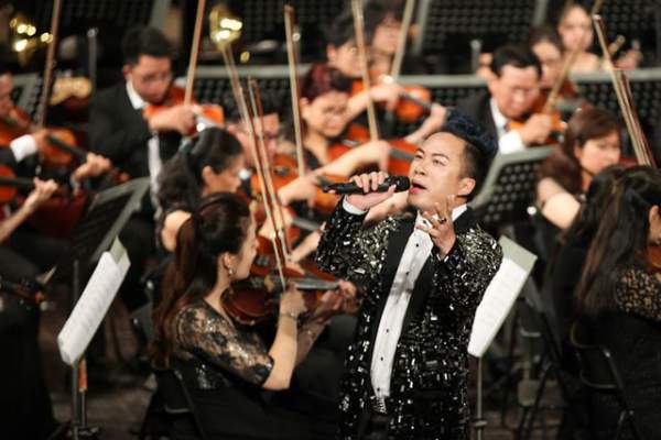Tùng Dương “bùng nổ” với bản rock của Trần Lập ở Hoà nhạc ngày 2/9 5