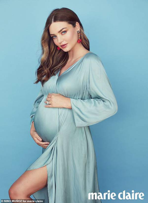 Người mẫu Miranda Kerr khoe vẻ đẹp khi mang bầu lần 3