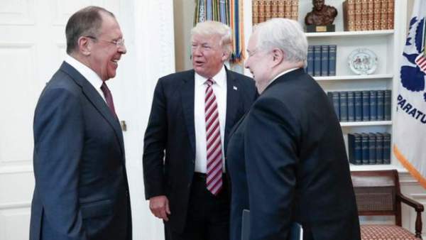 Mỹ rút "gián điệp cấp cao" trong chính phủ Nga vì lo ông Trump làm lộ mật?