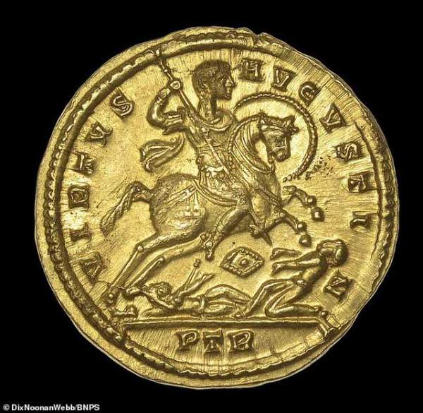Tìm thấy đồng xu La Mã cổ đại cực kì quý hiếm trị giá hơn nửa tỷ đồng 2