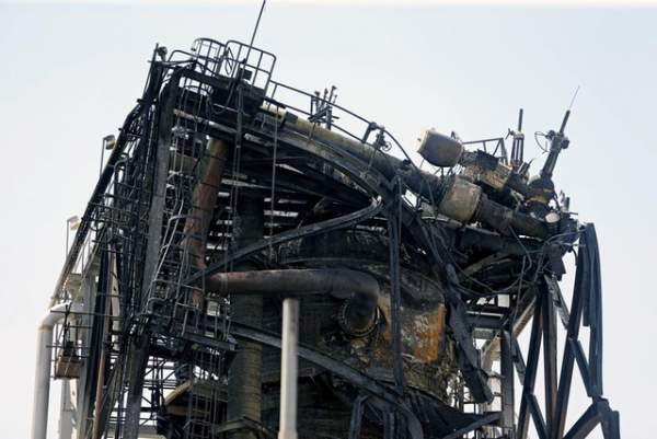 Nhà máy dầu Ả rập Xê út chi chít vết tích hỏa lực sau vụ tấn công chấn động 4