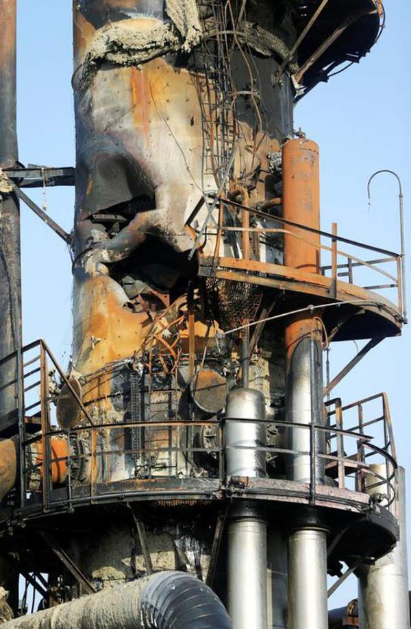 Nhà máy dầu Ả rập Xê út chi chít vết tích hỏa lực sau vụ tấn công chấn động 9