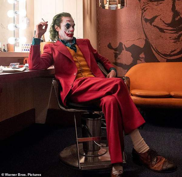 Hành trình giảm hơn 23kg để Joaquin Phoenix nhập vai diễn Joker điên loạn
