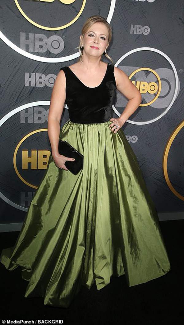 Heidi Klum khoe ngực nảy nở trong tiệc Emmy 15