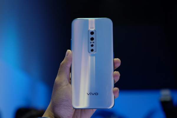 Smartphone Vivo V17 Pro ra mắt ấn tượng với 6 camera phân giải lớn 2