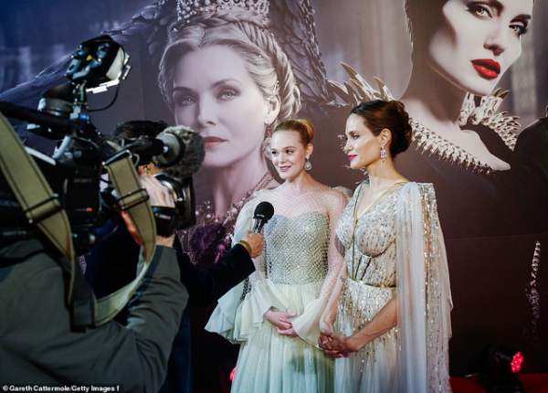 Angelina Jolie thanh lịch quảng bá phim tại London 22