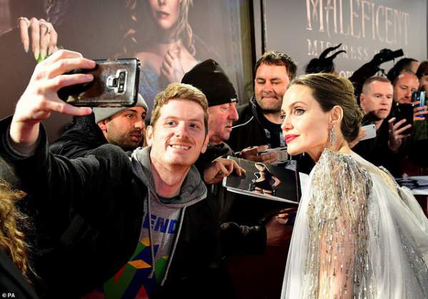 Angelina Jolie thanh lịch quảng bá phim tại London 11