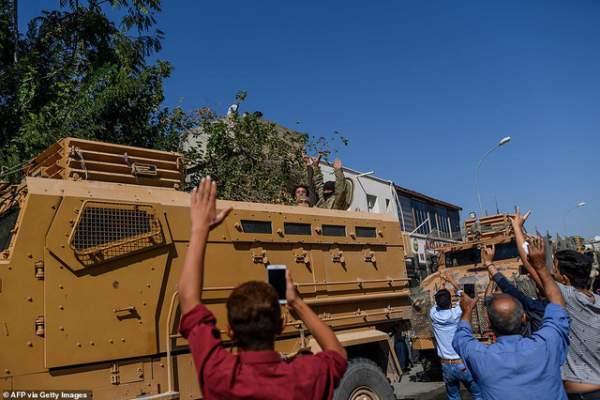 Thổ Nhĩ Kỳ rầm rập tiến công vào Syria, chiến sự nóng lên 17