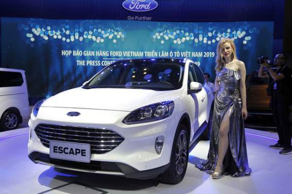 Sự xuất hiện "bí hiểm" của Ford Escape tại Triển lãm ôtô Việt Nam 2019 2