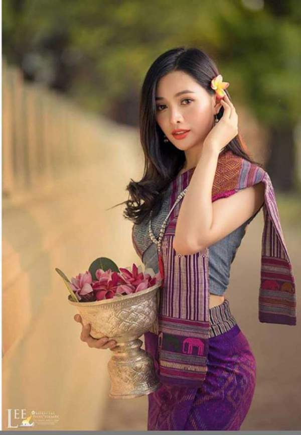 2 cô gái Lào đẹp tuyệt sắc giai nhân: Có người mang dòng máu Việt 12