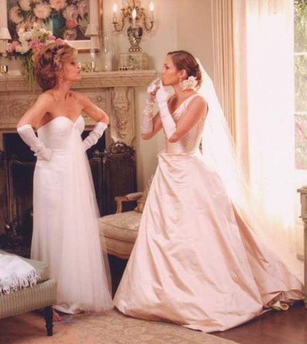 Những bộ váy cưới nổi tiếng của điện ảnh thế giới 4