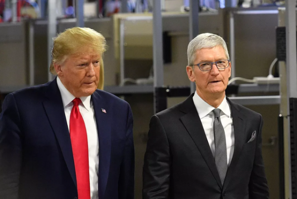 Tổng thống Trump chỉ trích Apple vì không giúp mở khóa iPhone của kẻ xả súng