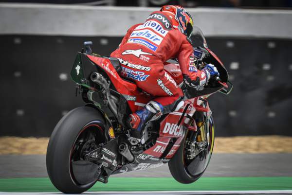 Chặng 15 MotoGP 2019: Marquez thắng ấn tượng trước Quartararo để vô địch thế giới 11