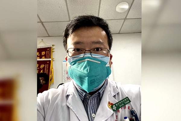 Bác sĩ Trung Quốc đầu tiên cảnh báo về virus corona khi mầm bệnh âm thầm lây lan