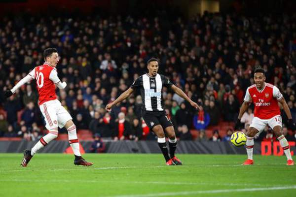 Những khoảnh khắc trong chiến thắng giòn giã của Arsenal trên sân Newcastle 16