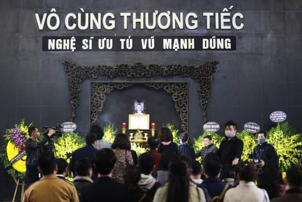 Nghẹn ngào giây phút tiễn biệt giọng ca Opera hàng đầu Việt Nam
