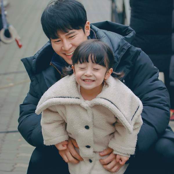 Phim mới của Kim Tae Hee gây sốt vì giao vai bé gái cho... bé trai 9