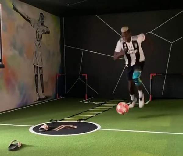Pogba khiến cổ động viên Man Utd nổi giận vì mặc áo Juventus tập luyện 2