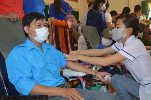 2 người trẻ hiến máu tình nguyện tiêu biểu ở miền cù lao sông nước