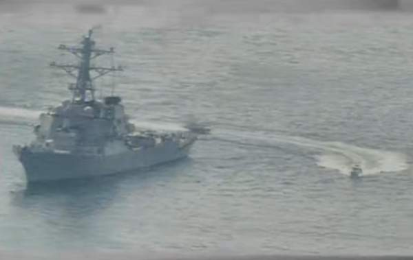 Cận cảnh tàu Iran “vây” dàn tàu chiến Mỹ tại vịnh Ba Tư 5