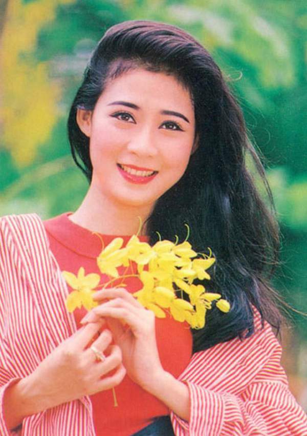 Ảnh thanh xuân đẹp nao lòng của những “Nữ hoàng ảnh lịch Việt” 8